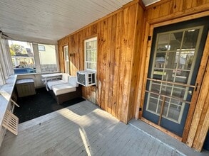 28 Clark St, Unit Front Unit in Canandaigua, NY - Foto de edificio - Building Photo
