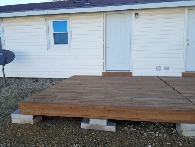 206 7th St, Unit d in Ogden, KS - Building Photo - Building Photo