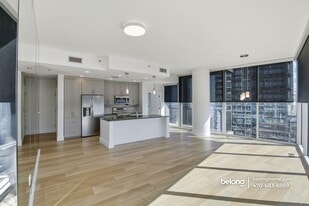 1080 Peachtree St NE in Atlanta, GA - Building Photo