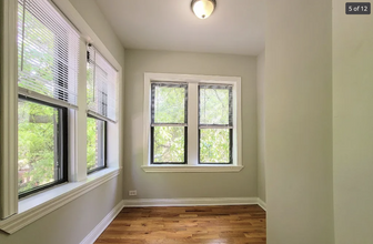 3723 N Pine Grove Ave, Unit 2 in Chicago, IL - Building Photo - Building Photo