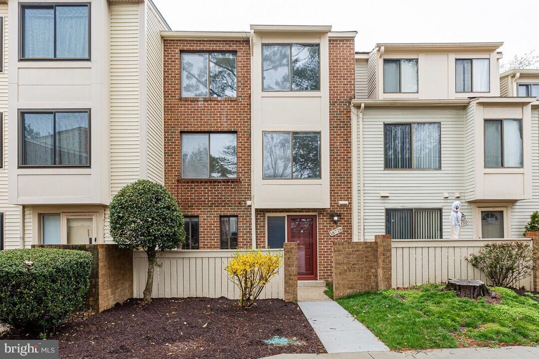 18728 Nathans Pl in Montgomery Village, MD - Building Photo