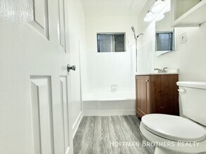 1220 S Manhattan Pl in Los Angeles, CA - Building Photo - Building Photo