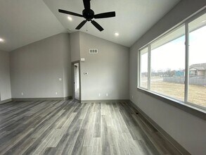 2279 S Chateau Ct in Wichita, KS - Building Photo - Building Photo