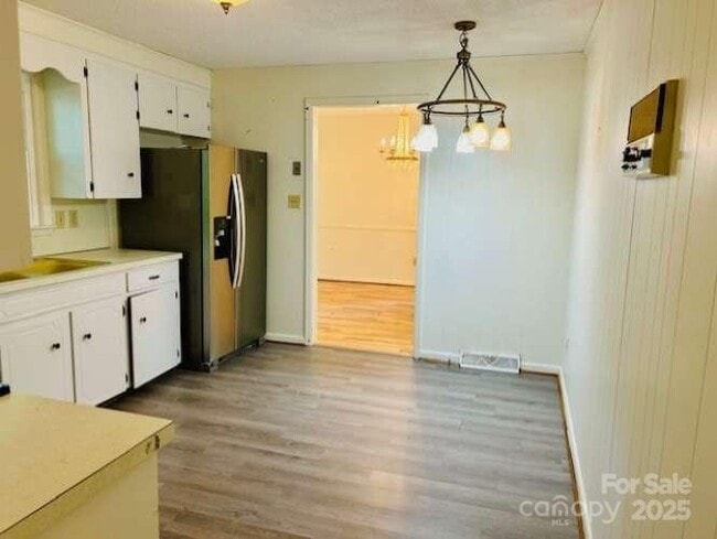 2660 Tiffany St in Conover, NC - Building Photo - Building Photo