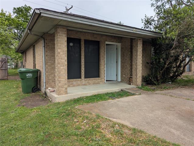 214 Lanham Ct in White Settlement, TX - Building Photo