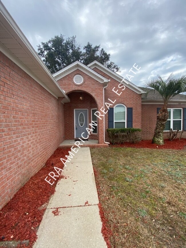 2621 Barefoot Creek Cir in Navarre, FL - Building Photo - Building Photo