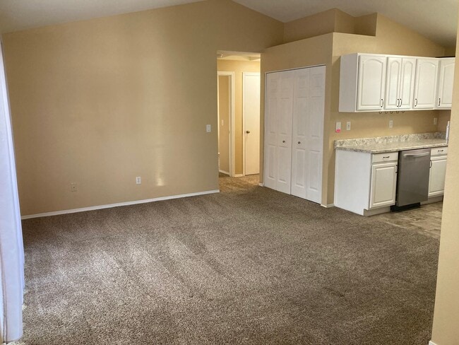 4432 Alderbury St in Eugene, OR - Building Photo - Building Photo