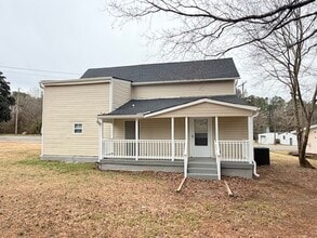 803 W 3rd Ave in Lawrenceville, VA - Building Photo - Building Photo