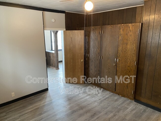 261 College St SE in Valley City, ND - Building Photo - Building Photo
