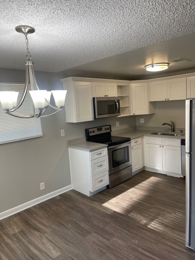 1723 N Robb St in Lakewood, CO - Building Photo - Building Photo