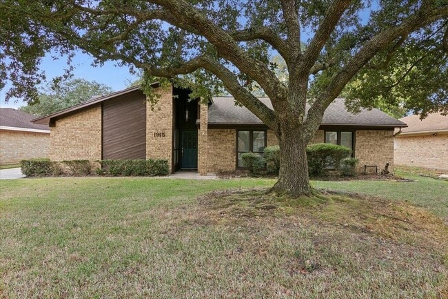 property at 1915 Sam's Way