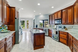 9151 Kings Cove Ct in Ft. Myers, FL - Building Photo - Building Photo
