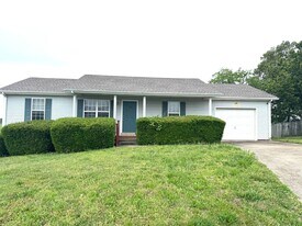 104 Pepper Ct in Oak Grove, KY - Building Photo