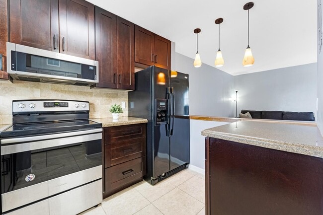 9949 Sandalfoot Blvd in Boca Raton, FL - Building Photo - Building Photo