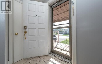 53 Newbury Dr in Newmarket, ON - Building Photo - Building Photo