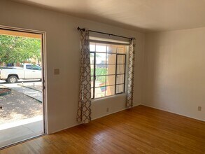 308 Madison St NE, Unit 308 Madison in Albuquerque, NM - Foto de edificio - Building Photo