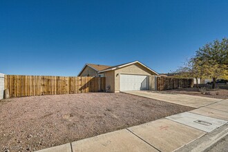 405 Pumpkin Way in Henderson, NV - Building Photo - Building Photo