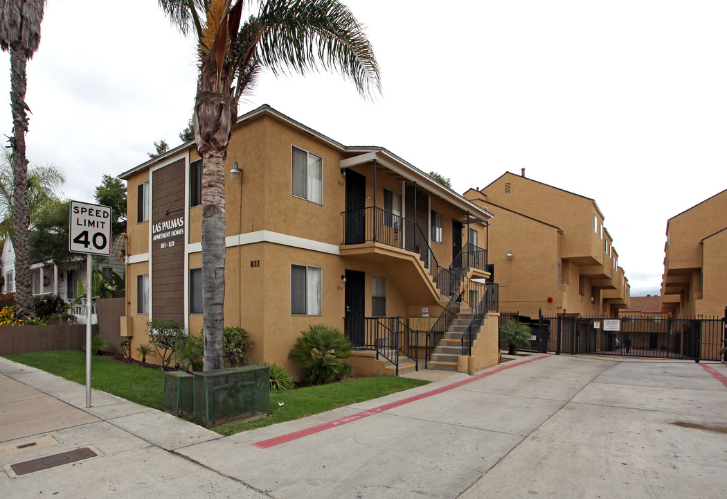 Las Palmas Apartments in San Diego, CA - Building Photo