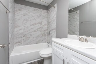 Forest Glen at Newnan in Newnan, GA - Building Photo - Interior Photo