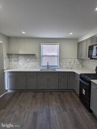 6110 Tulip St photo'