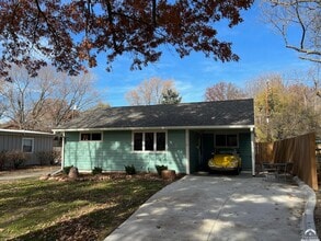 128 E Indian Ave in Lawrence, KS - Building Photo - Building Photo