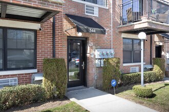 538 E 87th St in Brooklyn, NY - Foto de edificio - Building Photo