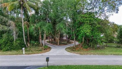 3745 27th Ave SW in Naples, FL - Building Photo - Building Photo