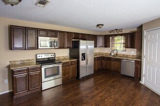 411 N Coyle St in Pensacola, FL - Building Photo - Building Photo