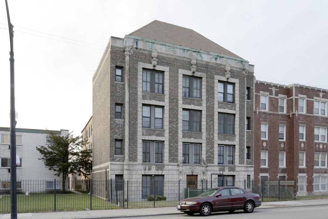 156-158 N Central Ave in Chicago, IL - Building Photo