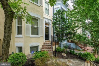 2229 Hall Pl NW in Washington, DC - Building Photo - Building Photo