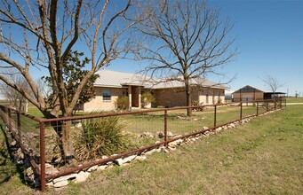 10106 Schmidt Ln in Manor, TX - Building Photo - Building Photo