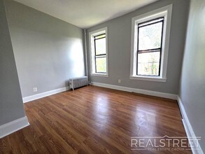 234 Linden Blvd, Unit 1D in Brooklyn, NY - Building Photo - Building Photo