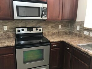 2027 Shaylin Loop in Antioch, TN - Building Photo - Building Photo