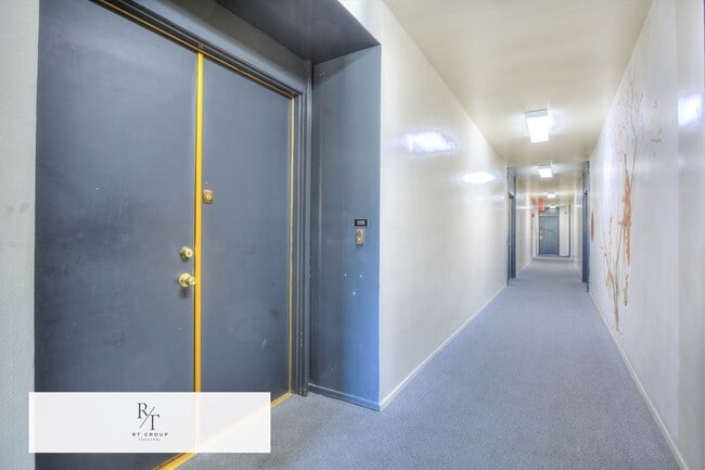 1301 S Atlantic Blvd in Monterey Park, CA - Building Photo - Building Photo