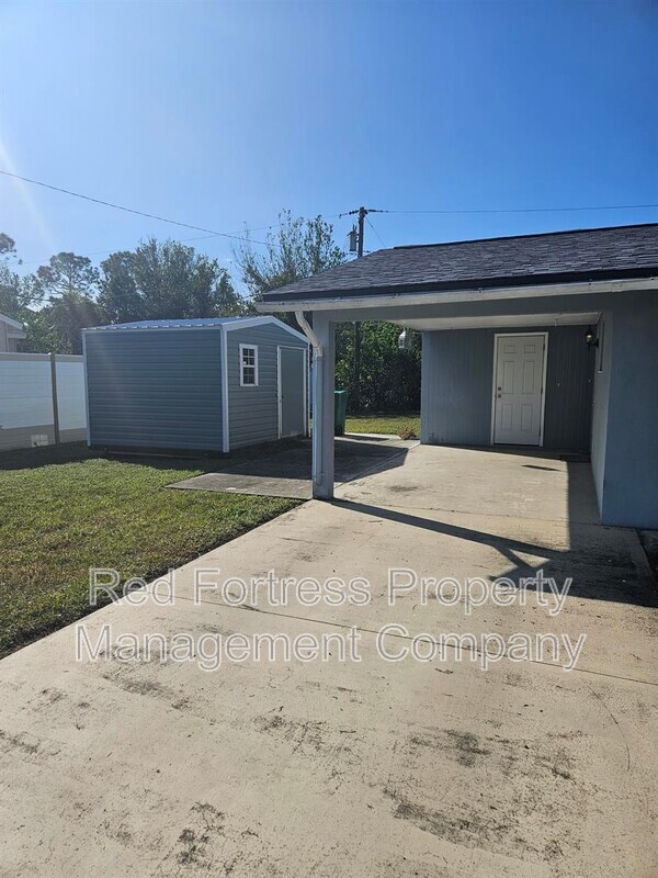 11269 6th Ave in Punta Gorda, FL - Building Photo - Building Photo