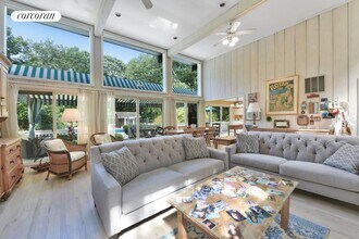73 Copeces Ln in East Hampton, NY - Building Photo - Building Photo