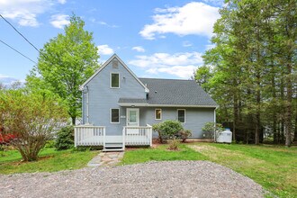 646 West Hill Rd in New Hartford, CT - Building Photo - Building Photo