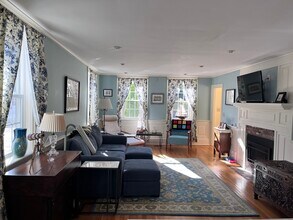 12 Pearl St in Mattapoisett, MA - Building Photo - Building Photo