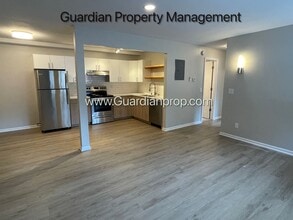 105 Dean Ave E-Unit -#4 in Champlin, MN - Building Photo - Building Photo