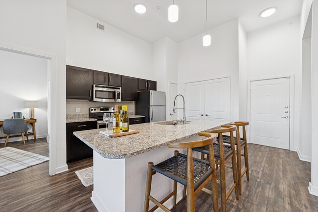 Mustang Station in Farmers Branch, TX - Building Photo - Building Photo