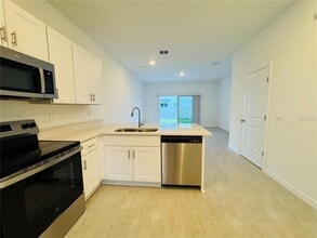 2923 Skyline Lp in Kissimmee, FL - Building Photo - Building Photo