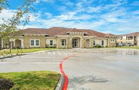 Gristmill at Tuscany Park in Arcola, TX - Foto de edificio - Building Photo