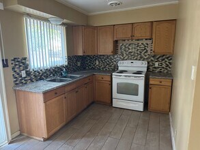 115 N Santa Rita St in Los Banos, CA - Building Photo - Building Photo