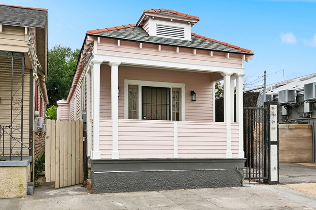 property at 2226 Burgundy St