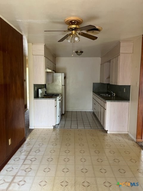 809 Skyline Ave