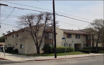 6460 Vineland Ave in North Hollywood, CA - Building Photo - Building Photo