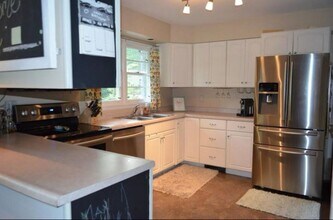 325 Hollowood Dr in West Lafayette, IN - Building Photo - Building Photo