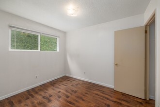 Marquam Terrace Apartments in Portland, OR - Building Photo - Interior Photo