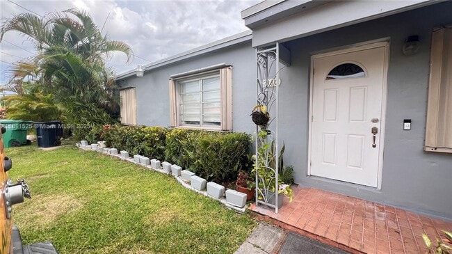 7380 SW 36th St in Miami, FL - Building Photo - Building Photo