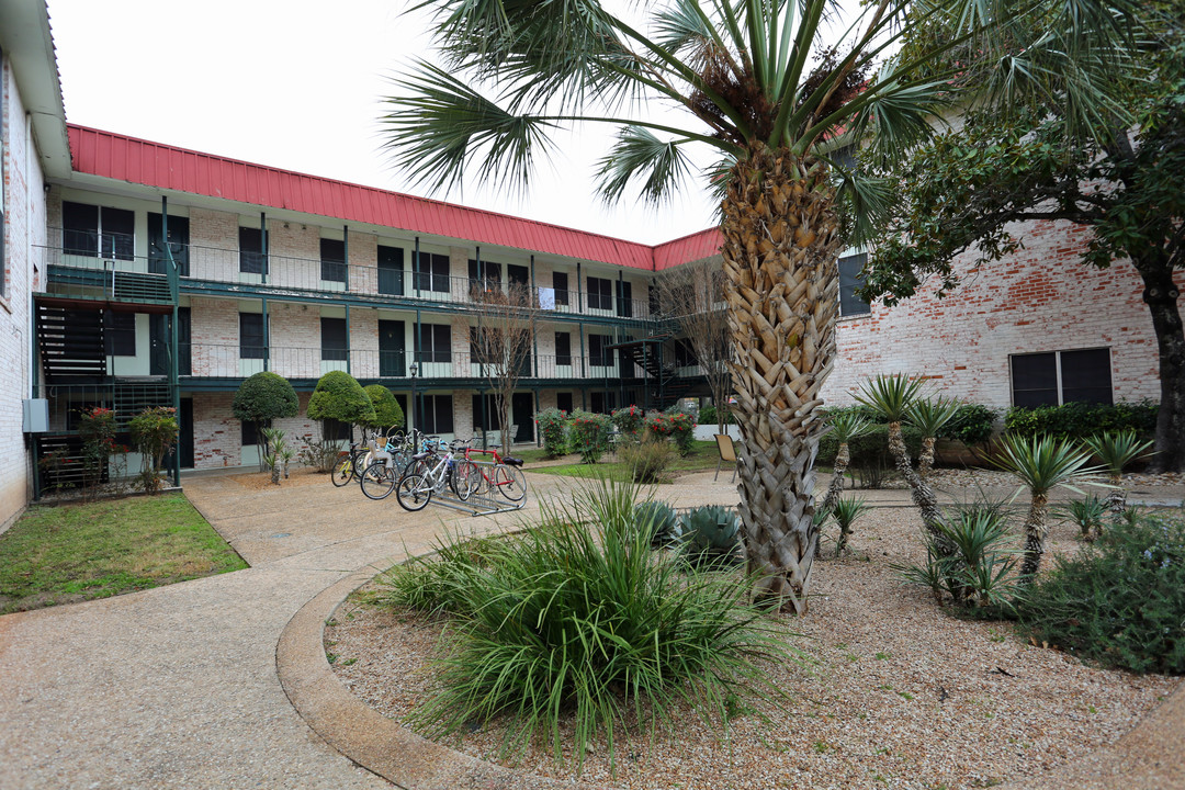 Su Casa in Austin, TX - Foto de edificio